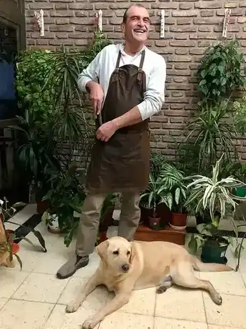 Imagen de Delantal Parrillero Marrón Engrasado | Atletas Perú Cueros